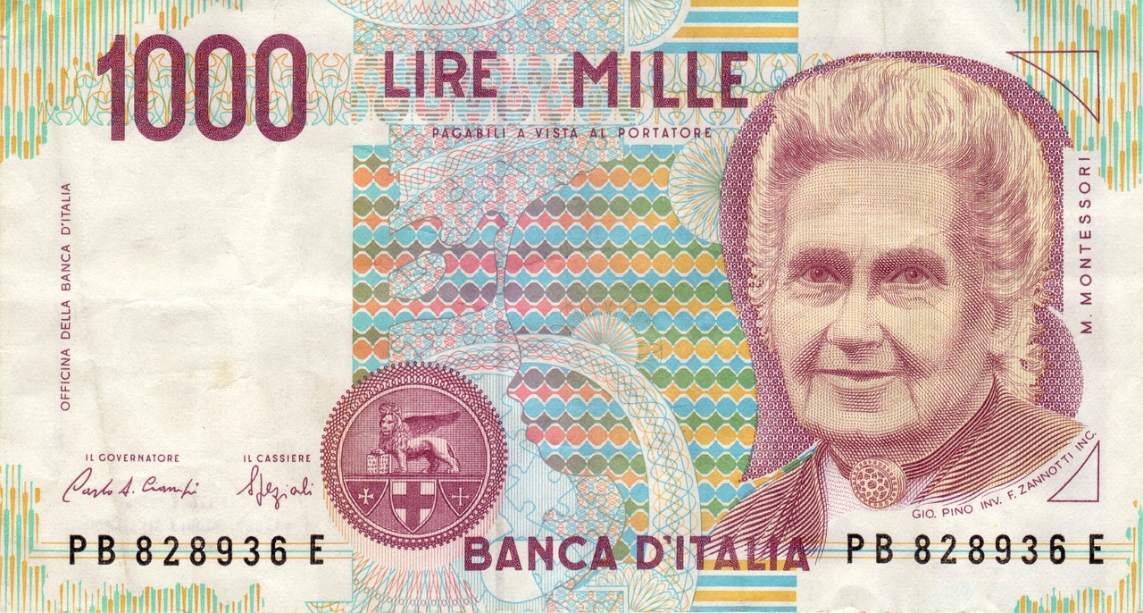 Immagine di una moneta da 500 Lire bimetallica, simbolo della valuta italiana.
